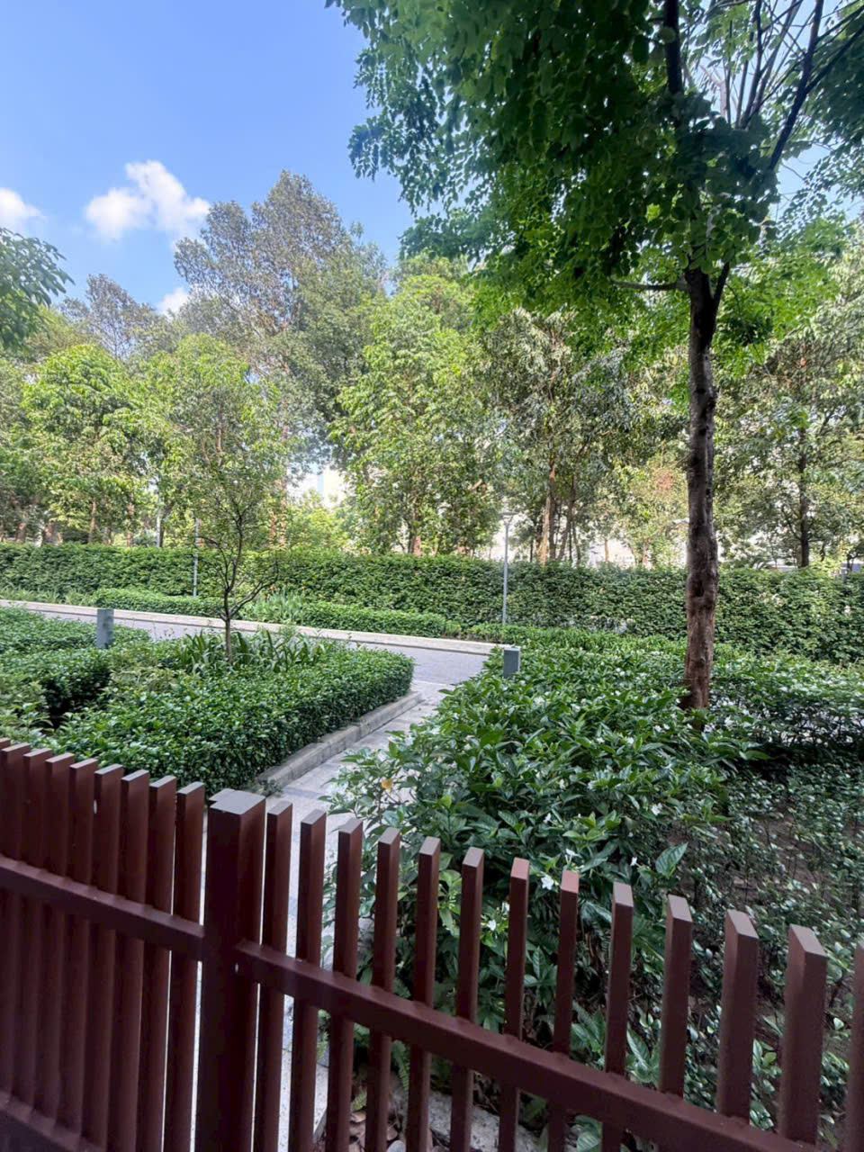 View s&acirc;n vườn khu Condo Villa The Gen
